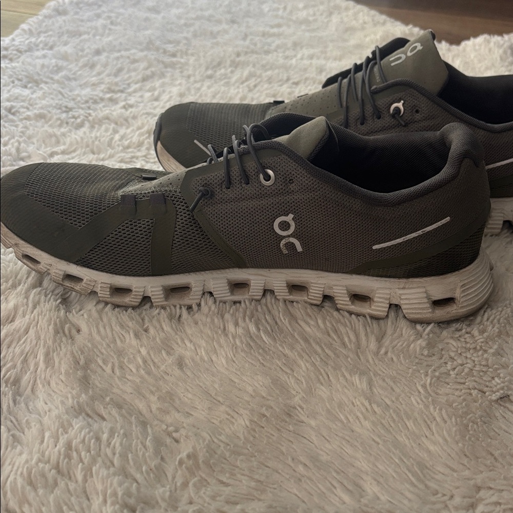 On Running Men's Athletic Shoes in Olive/Gray